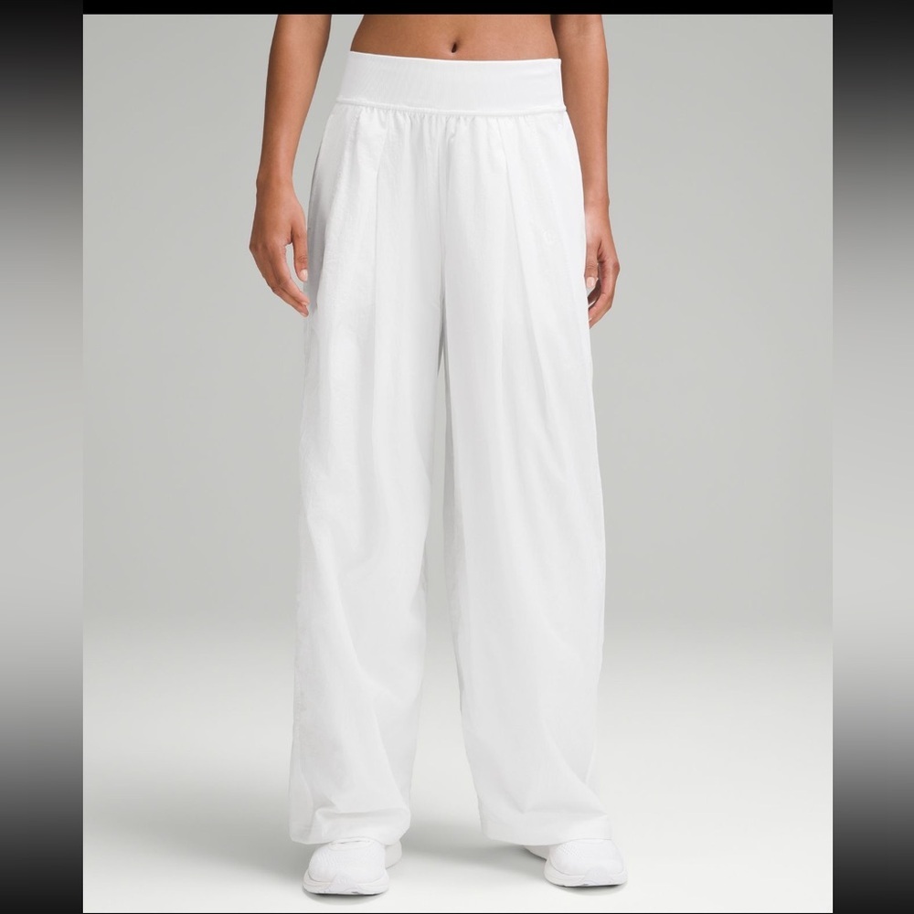 NWT Lightweight Tennis Mid-Rise Track Pant Full Length / WHITE